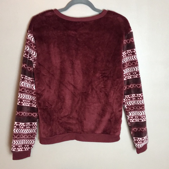 Cold Crush DRAMA LLAMA Soft Cozy Graphic Sweater - Picture 7 of 14